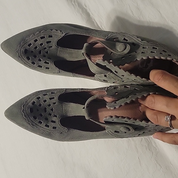 Anthropologie suede t-strap pumps size 10M - Picture 1 of 6